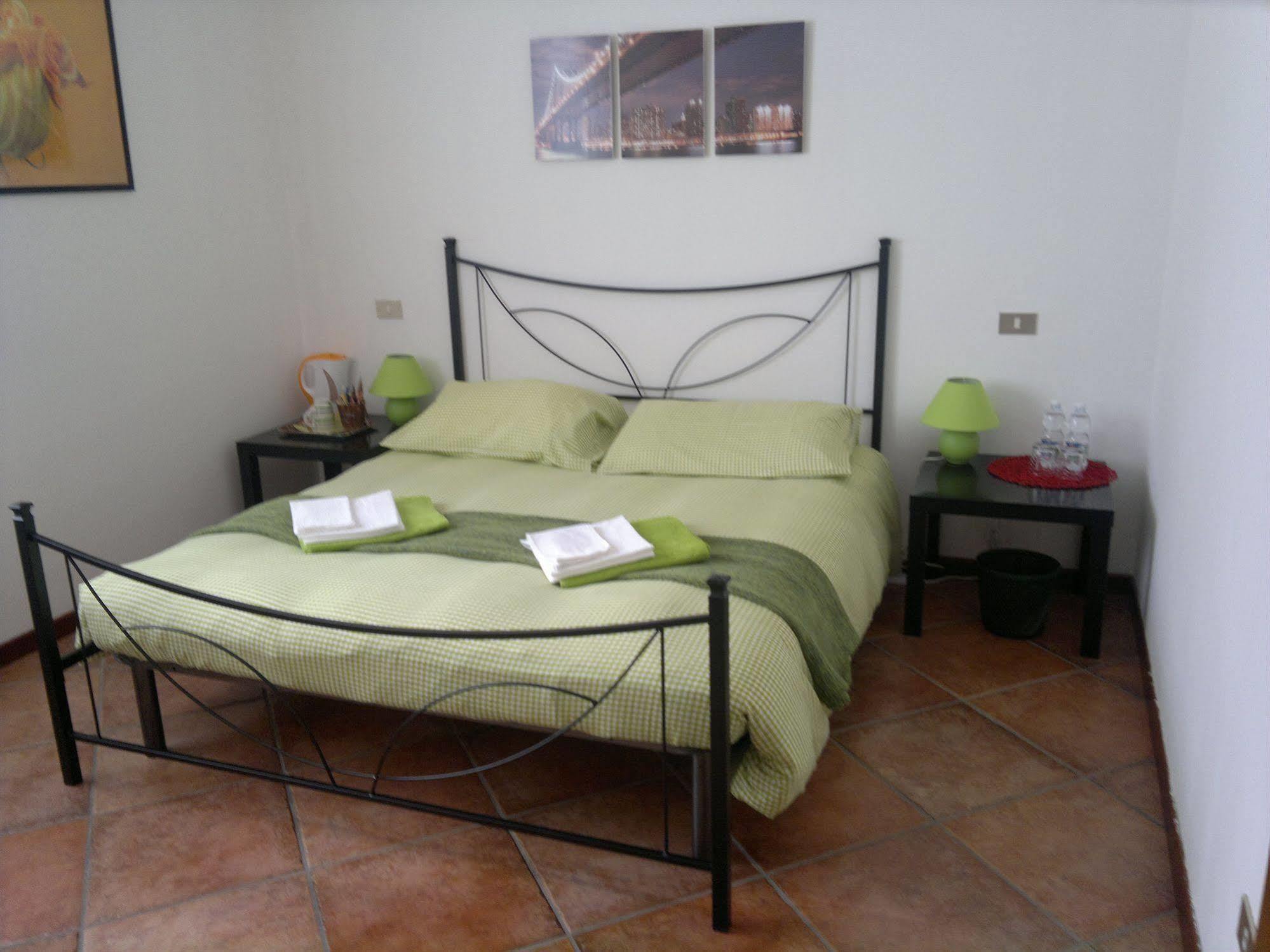Lo Scoiattolo E La Noce Bed & Breakfast Stresa Dış mekan fotoğraf