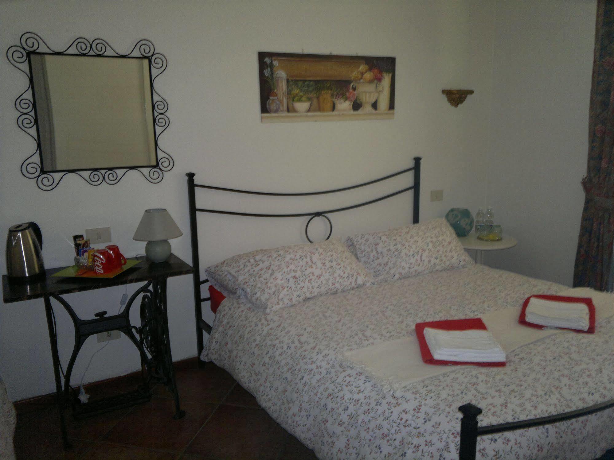 Lo Scoiattolo E La Noce Bed & Breakfast Stresa Dış mekan fotoğraf