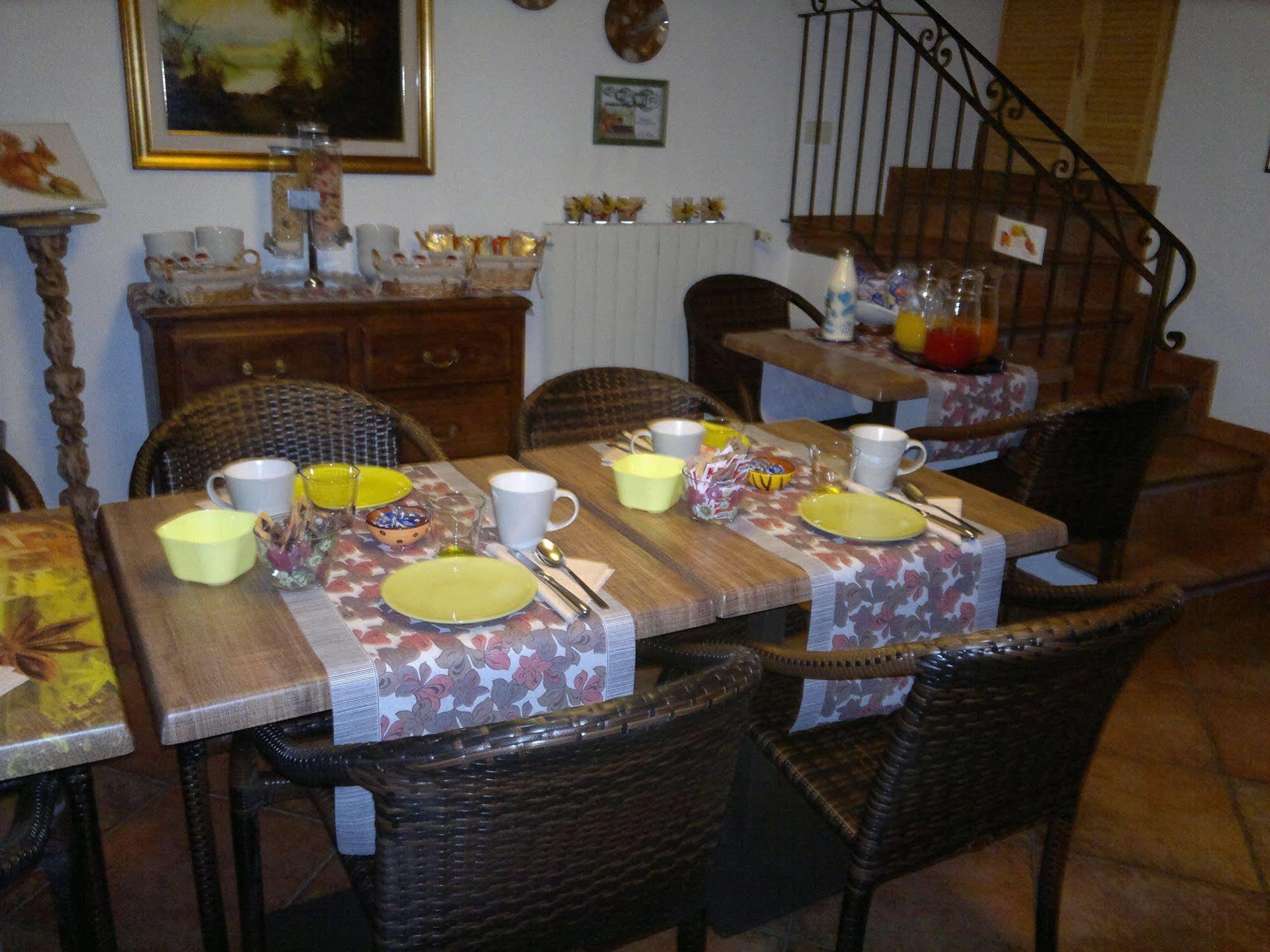Lo Scoiattolo E La Noce Bed & Breakfast Stresa Dış mekan fotoğraf